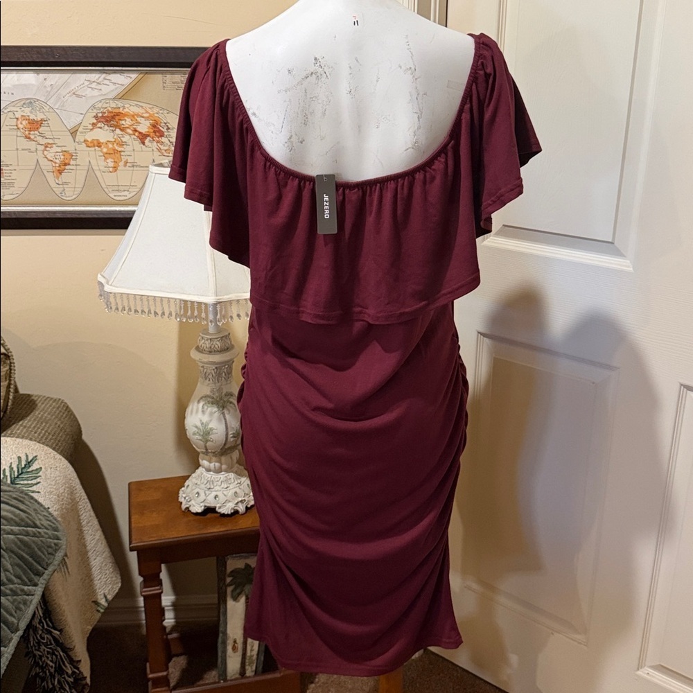 Elegant Burgundy Off-Shoulder Dress. NWT. XL - Picture 4 of 9